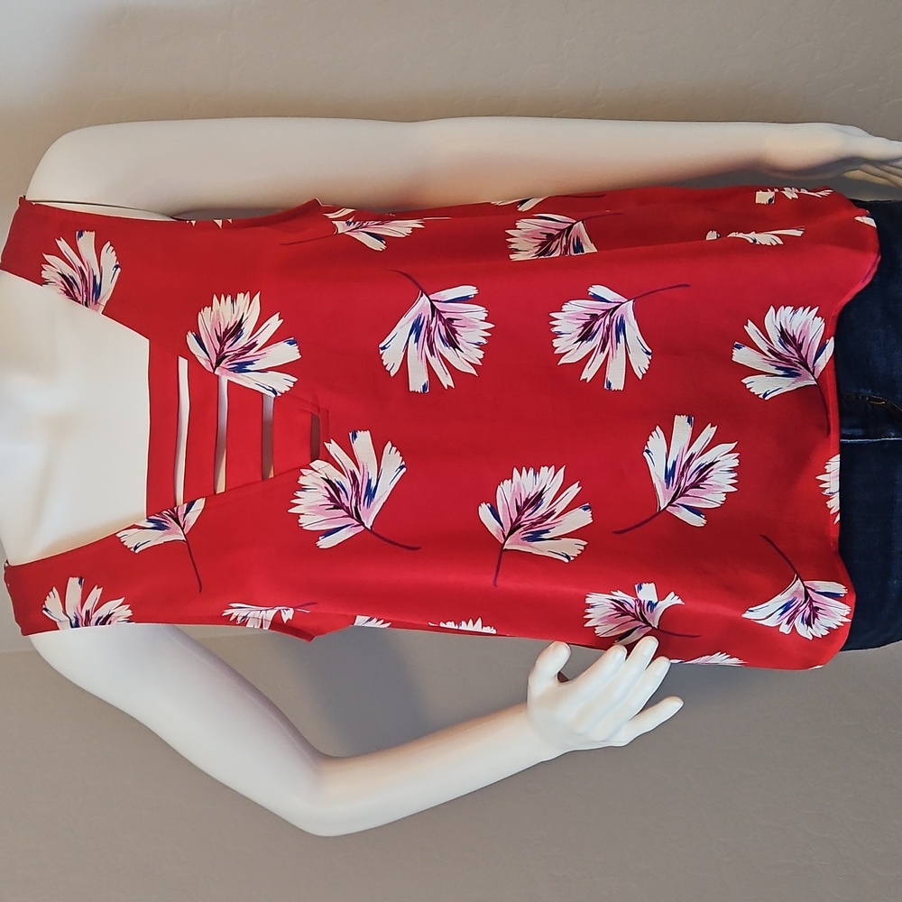 NWT Express sleeveless blouse